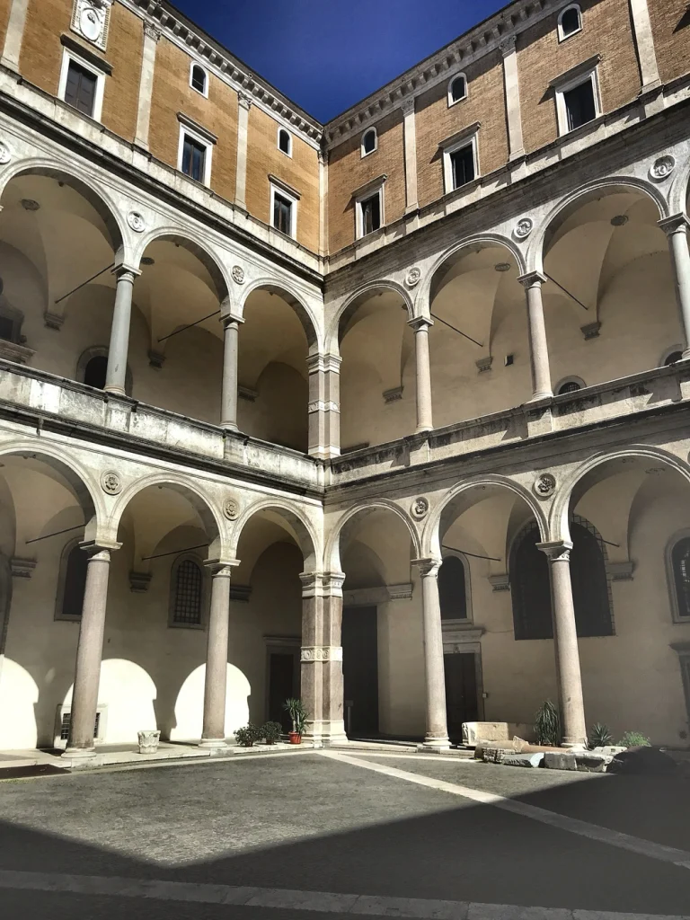Cortile rinascimentale a Roma